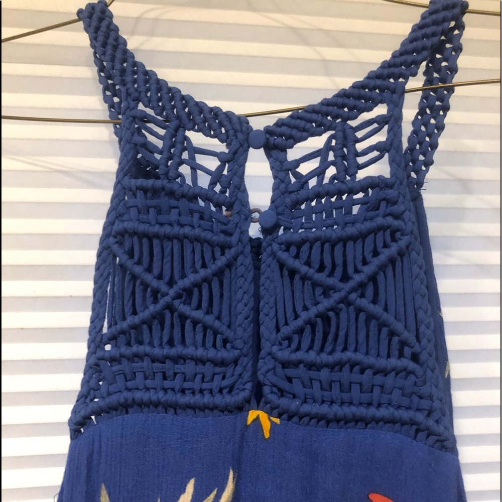 Skies Are Blue Hawaiian Dress - Picture 3 of 4